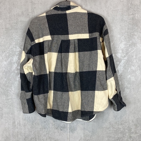 Zara black and cream boxy plaid flannel top - Picture 6 of 6
